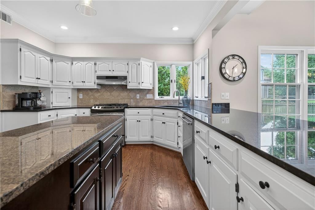 13013 Sherwood Street — photo 17