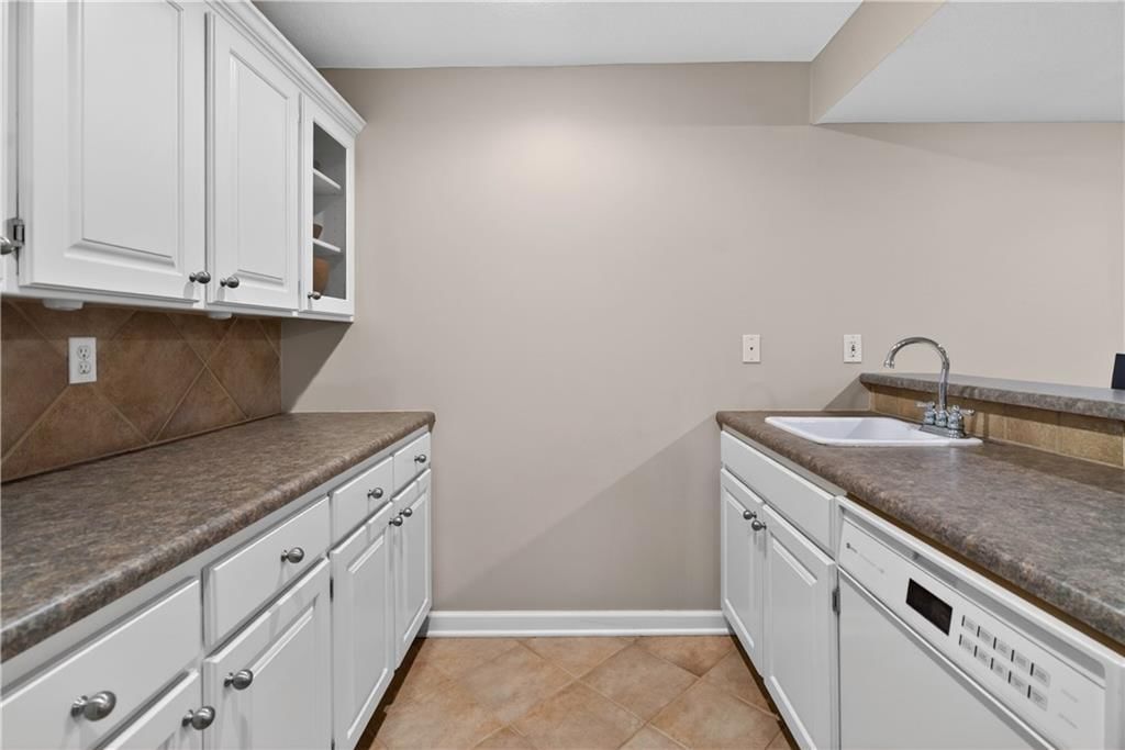 13013 Sherwood Street — photo 54
