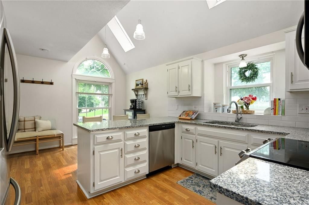 7929 W 113th Terrace — photo 5