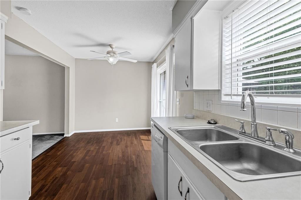 3723 NE Colonial Drive — photo 11