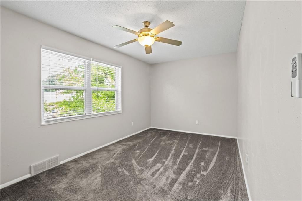 3723 NE Colonial Drive — photo 16