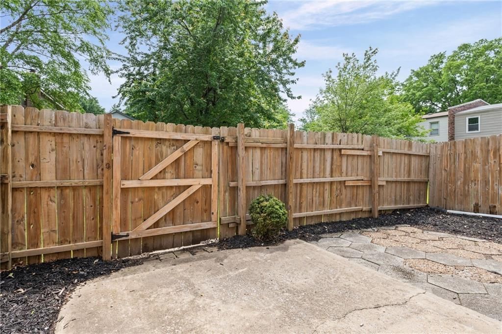 3723 NE Colonial Drive — photo 29