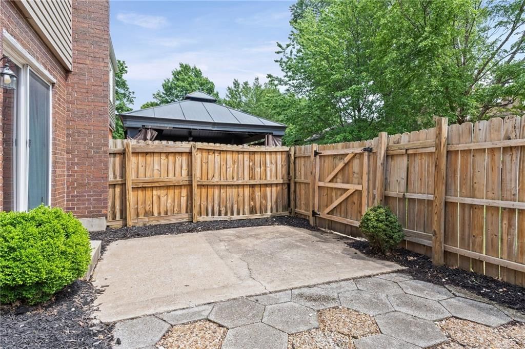 3723 NE Colonial Drive — photo 30