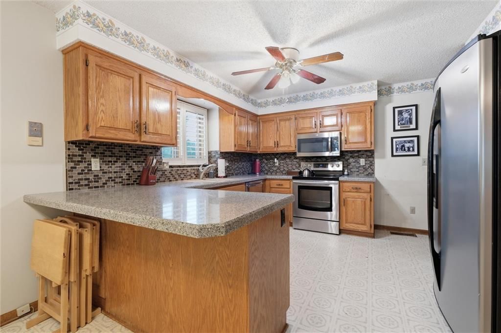 16510 W 133rd Street — photo 9