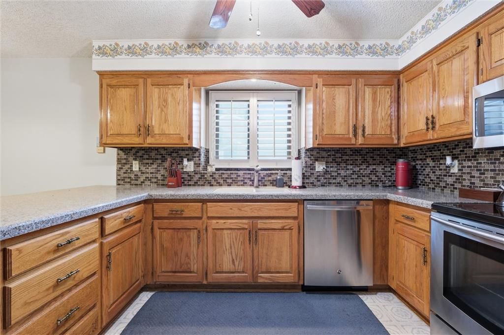 16510 W 133rd Street — photo 10