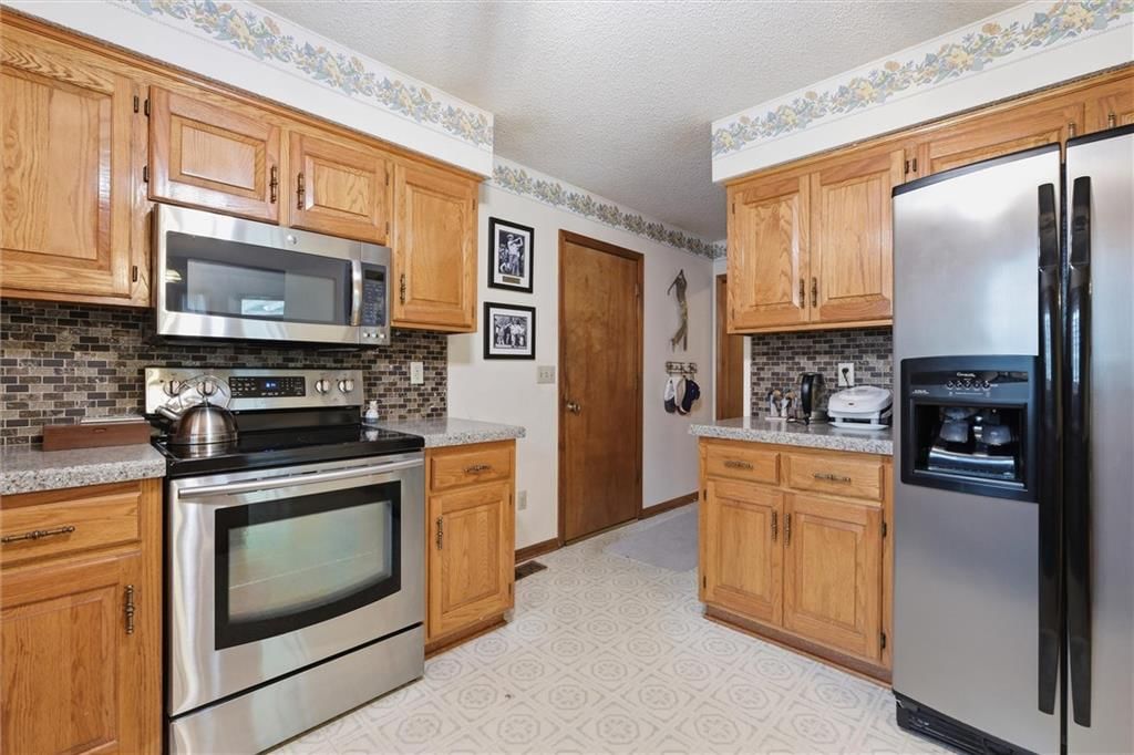 16510 W 133rd Street — photo 13