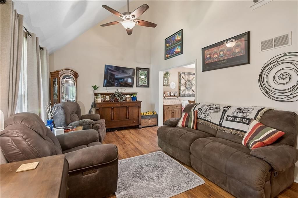 1007 NE 106th Court — photo 4