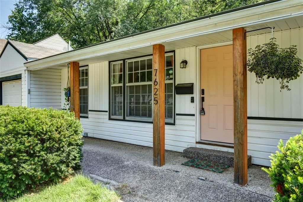 7625 Locust Street — photo 2