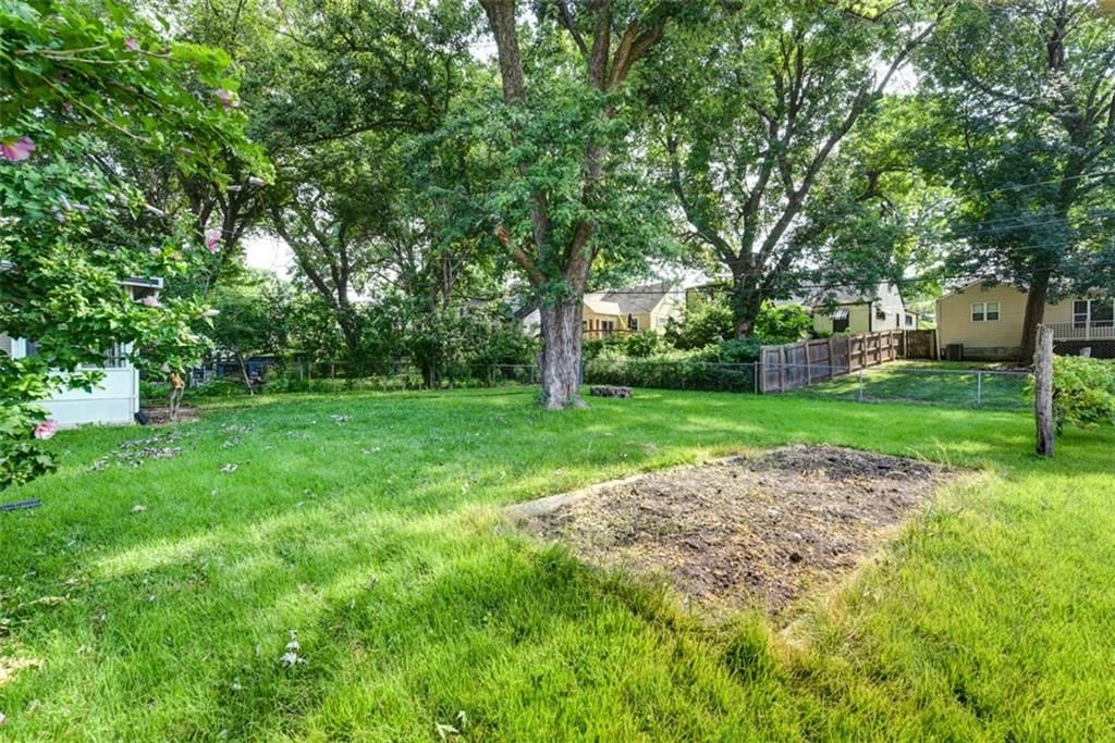 7625 Locust Street — photo 37