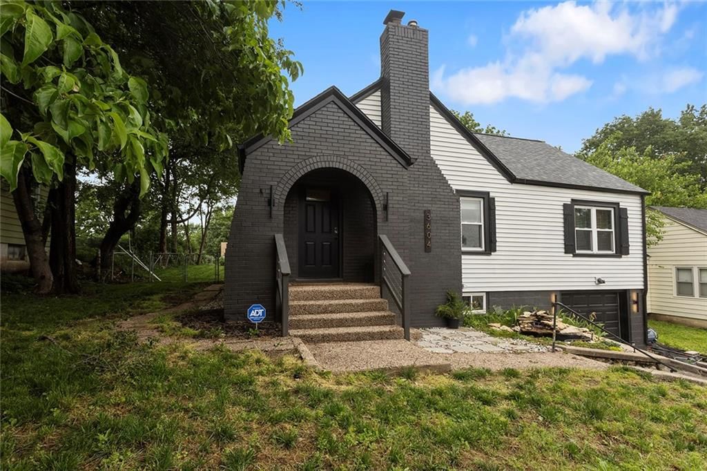 3604 NE 34th Terrace — photo 2