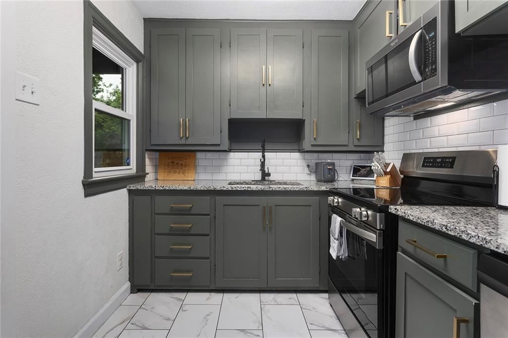 3604 NE 34th Terrace — photo 10