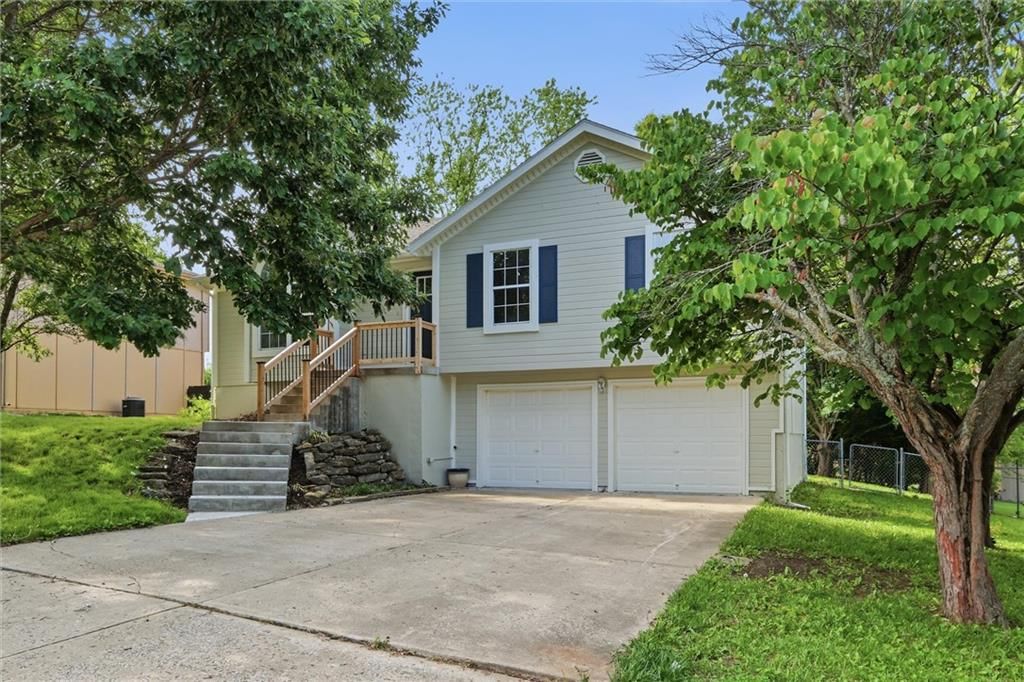 1611 STASI Avenue — photo 3