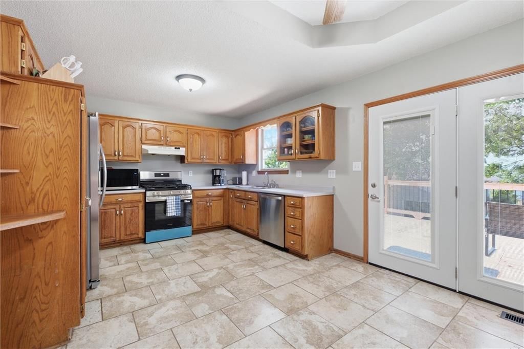1611 STASI Avenue — photo 10