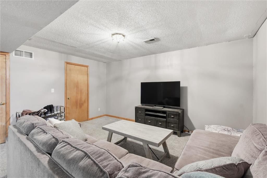 1611 STASI Avenue — photo 24