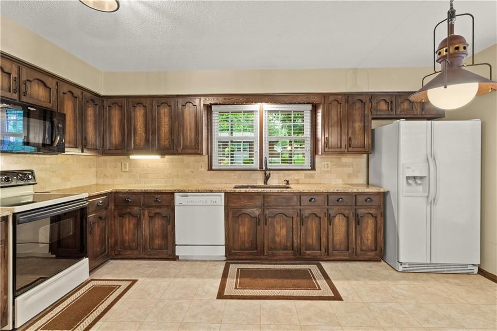 2505 S Whitney Avenue — photo 4