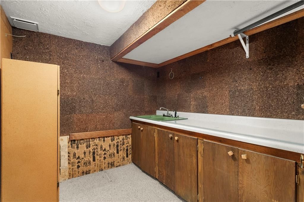 2505 S Whitney Avenue — photo 25