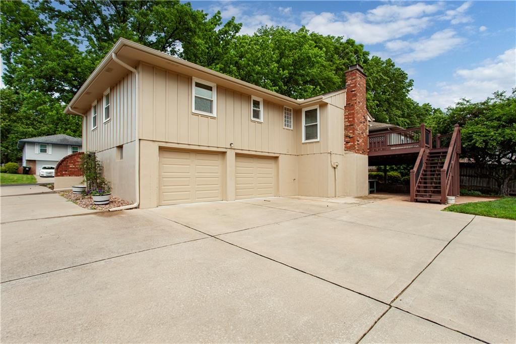 2505 S Whitney Avenue — photo 26