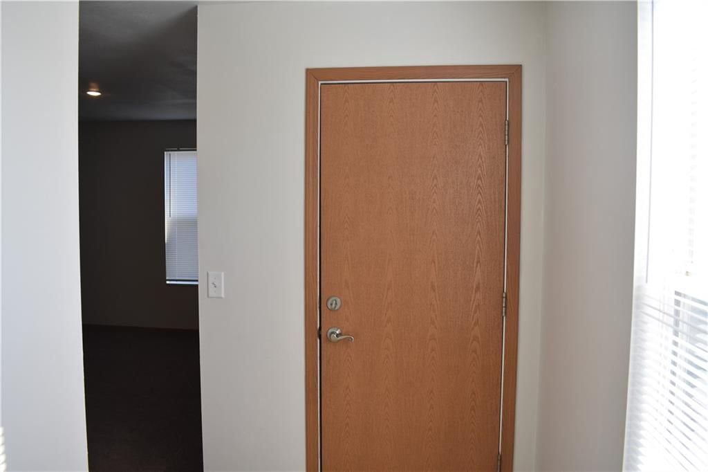 11789 Ridgeway Drive — photo 2