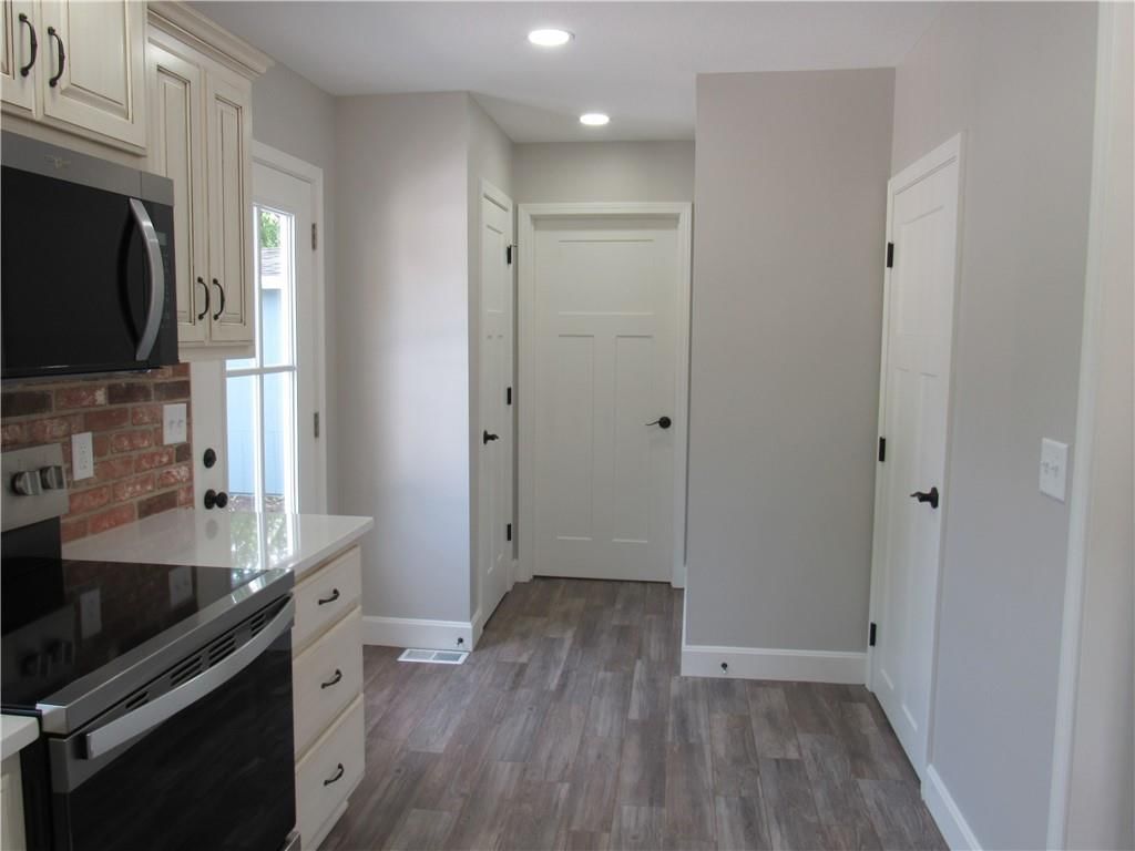 1000 E Pearl Street — photo 7