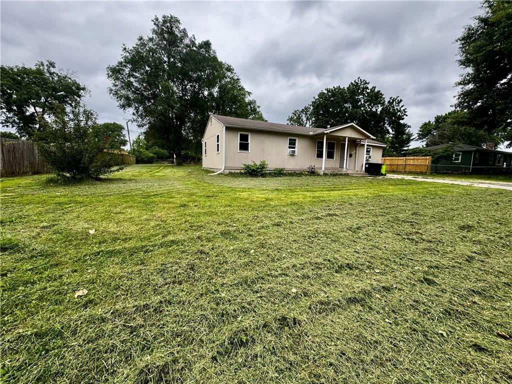 17210 Chestnut Drive — photo 2