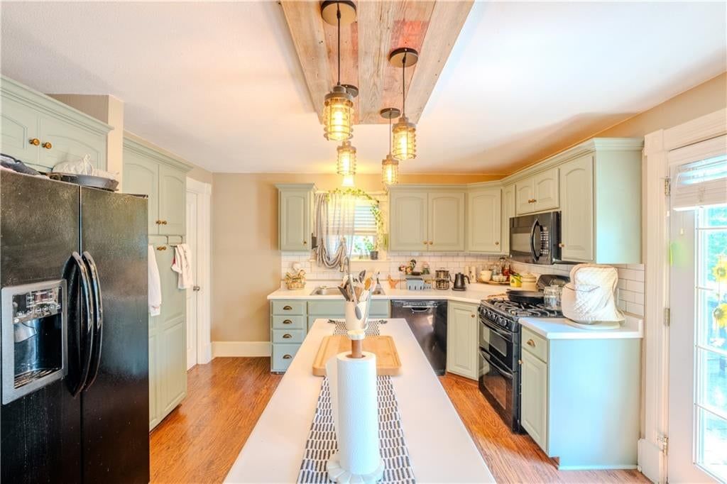 303 W 3rd Street — photo 11