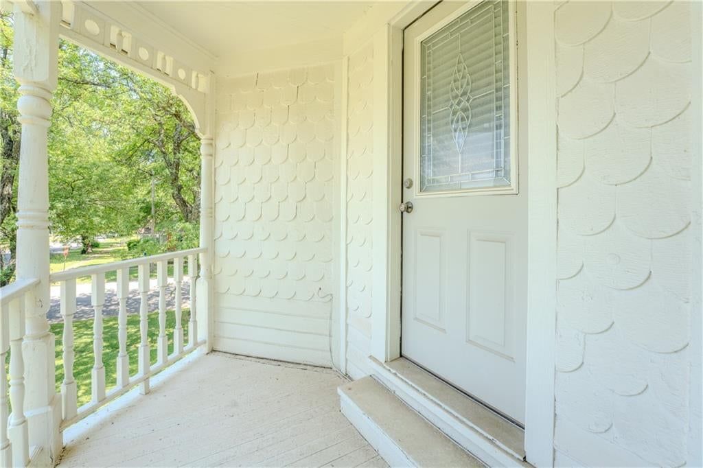 303 W 3rd Street — photo 36
