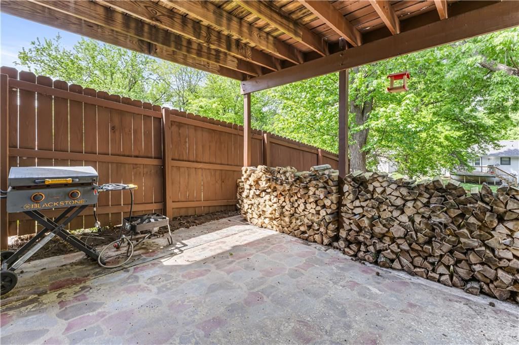 802 S Woodbine Road — photo 23