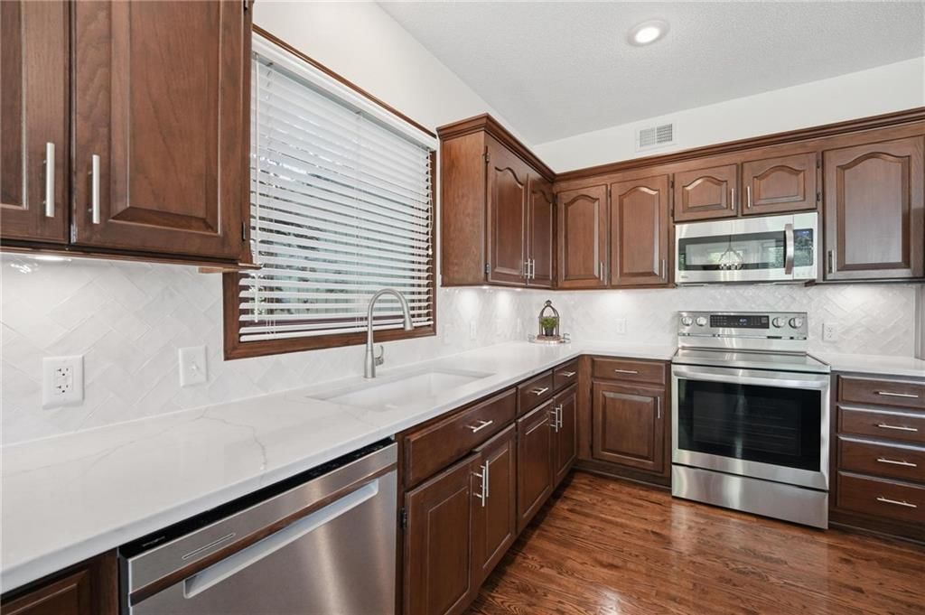 13710 Cody Street — photo 10