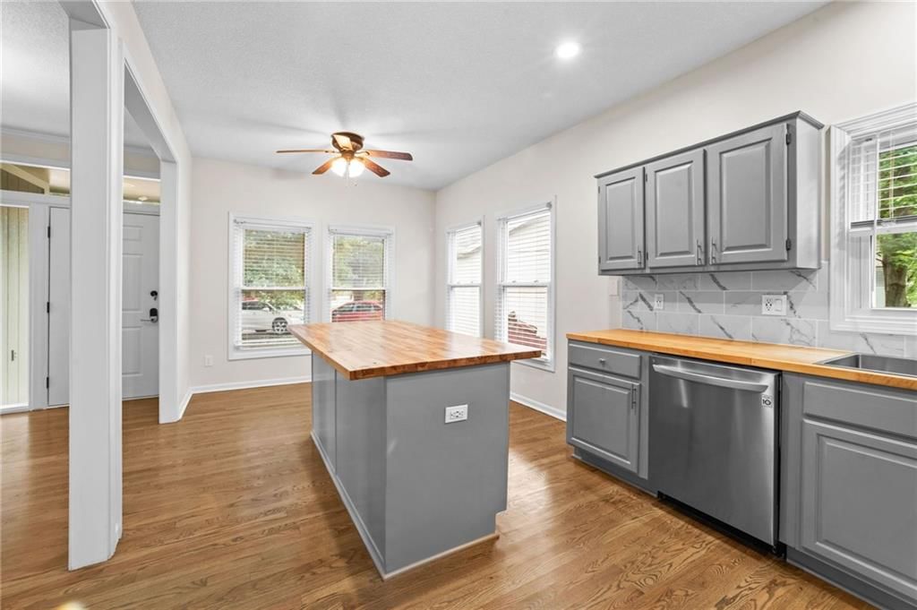 4726 BROCKWAY Street — photo 12