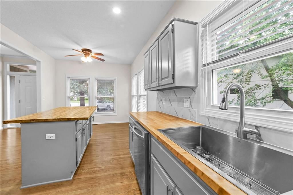 4726 BROCKWAY Street — photo 17