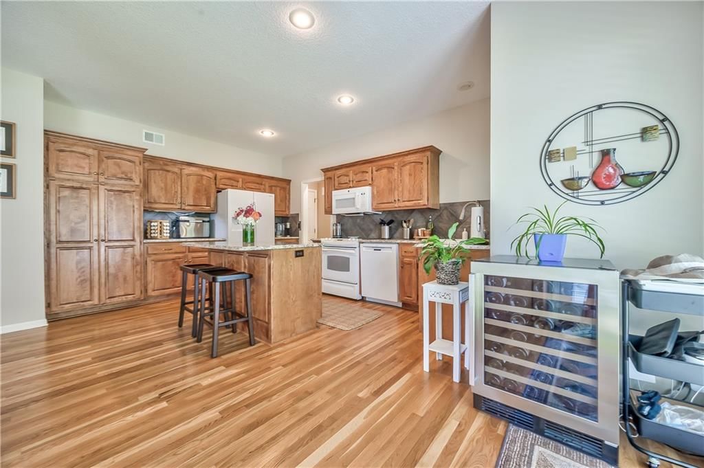6424 W 100th Terrace — photo 7
