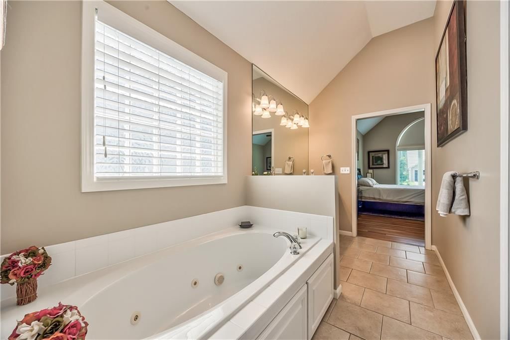 6424 W 100th Terrace — photo 18