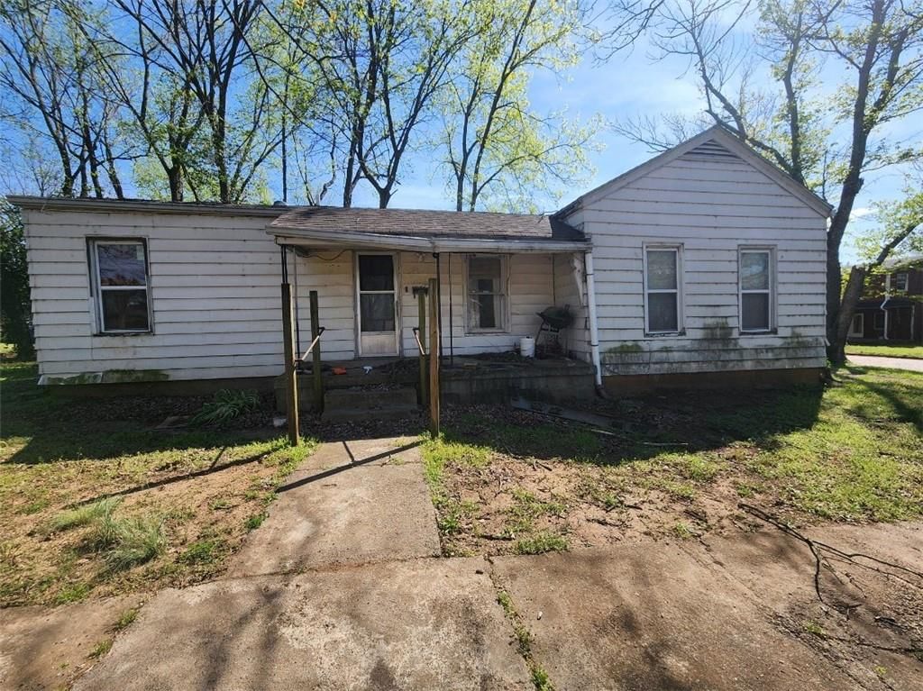 23 N Holbrook Street — photo 1