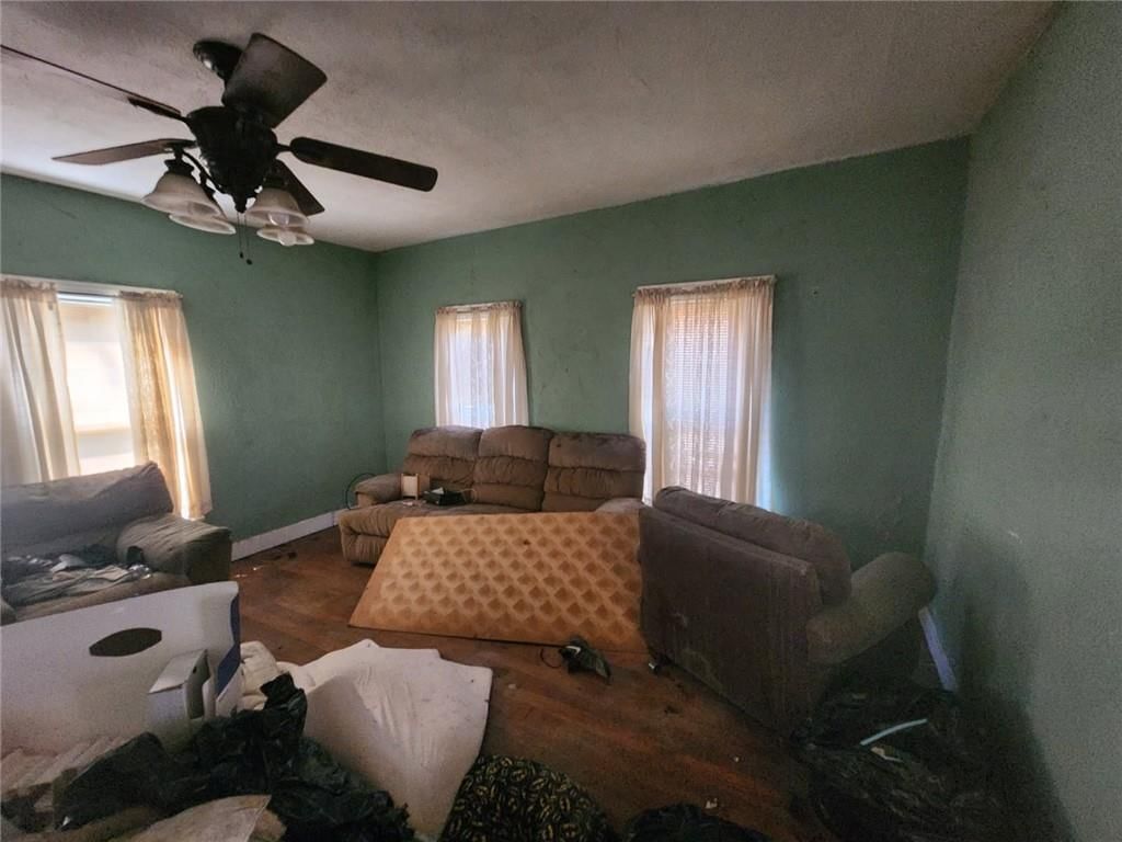 23 N Holbrook Street — photo 5