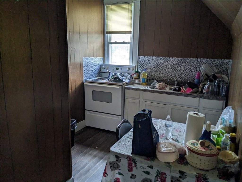 606 Brown Street — photo 9