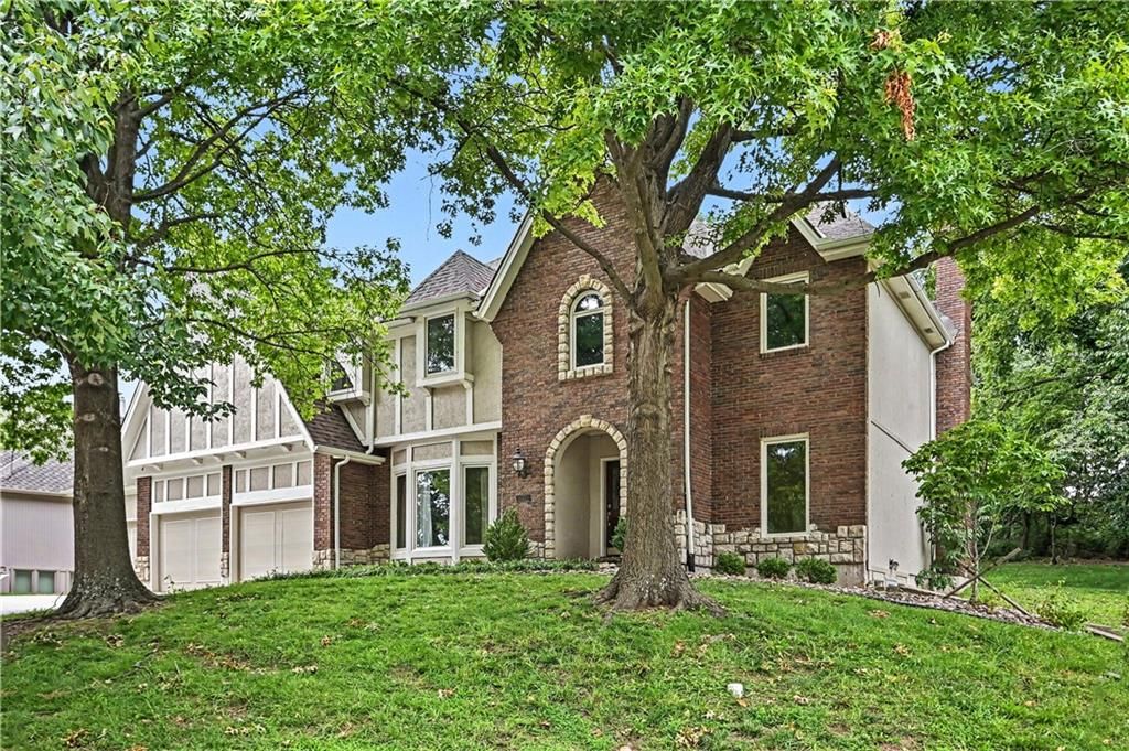 Photo 2 of 49 - 5500 NW 62nd Street, Kansas City, MO 64151