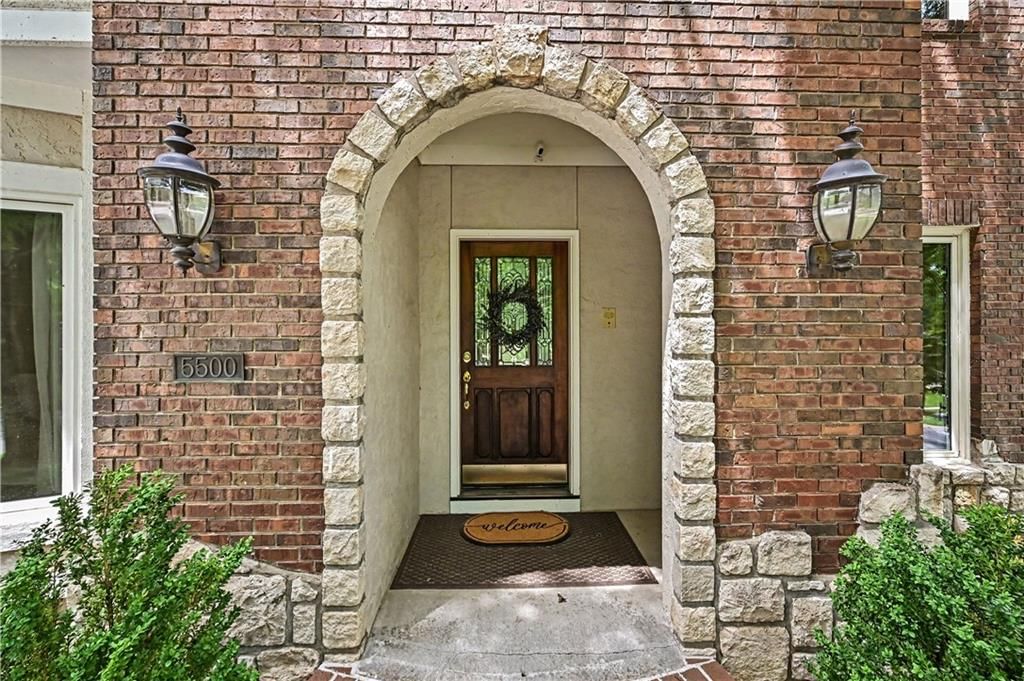 Photo 4 of 49 - 5500 NW 62nd Street, Kansas City, MO 64151