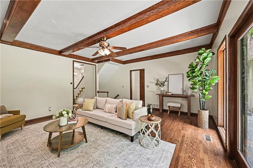 Photo 10 of 49 - 5500 NW 62nd Street, Kansas City, MO 64151