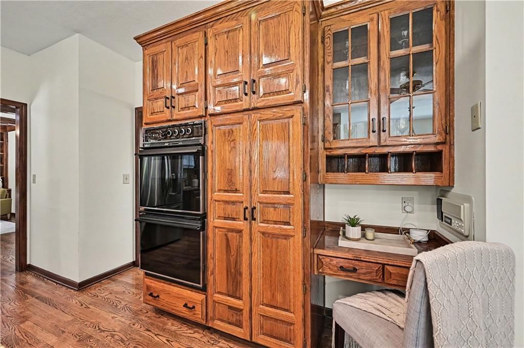 Photo 12 of 49 - 5500 NW 62nd Street, Kansas City, MO 64151