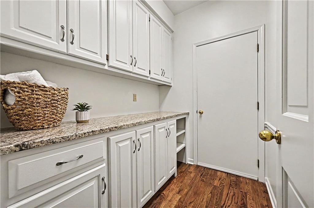 Photo 21 of 49 - 5500 NW 62nd Street, Kansas City, MO 64151