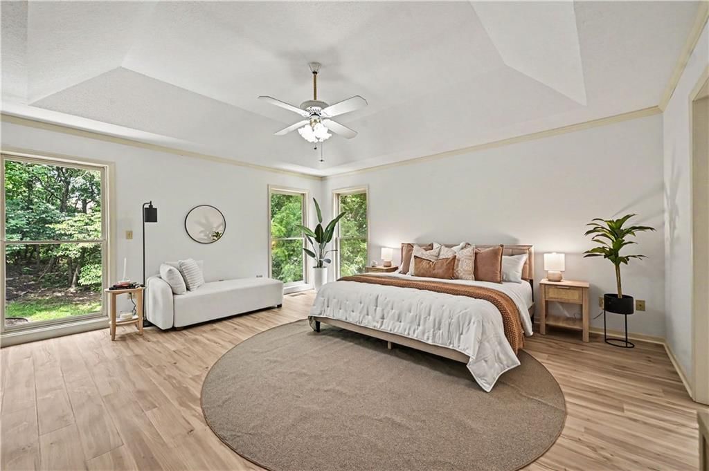 Photo 22 of 49 - 5500 NW 62nd Street, Kansas City, MO 64151