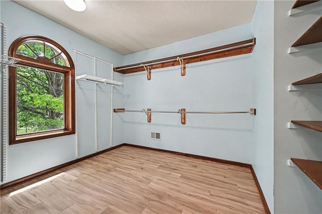 Photo 27 of 49 - 5500 NW 62nd Street, Kansas City, MO 64151