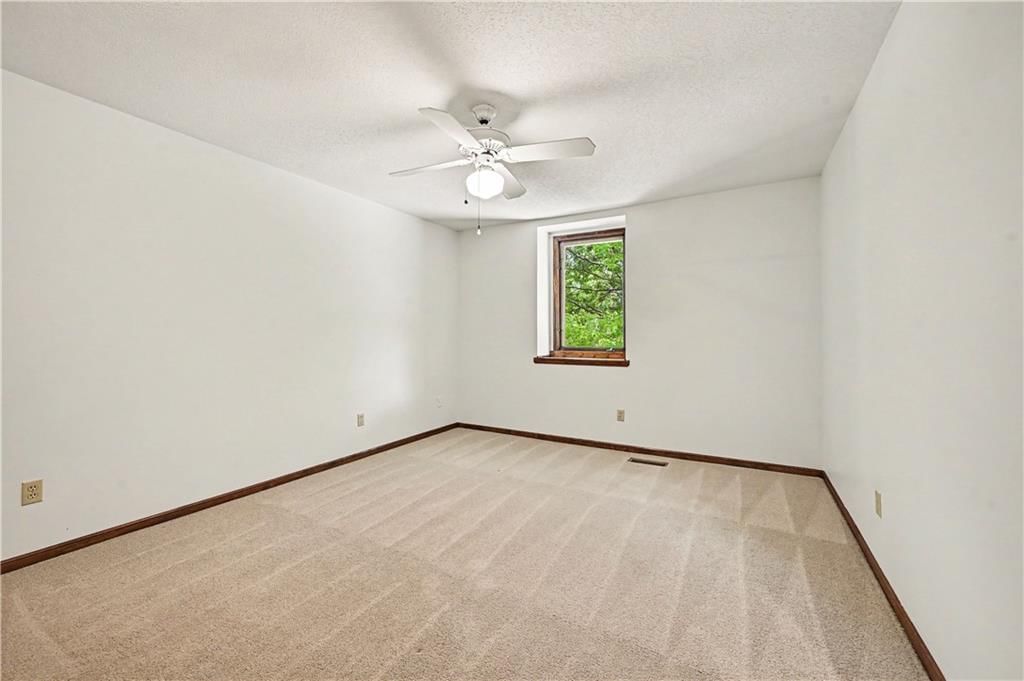 Photo 31 of 49 - 5500 NW 62nd Street, Kansas City, MO 64151