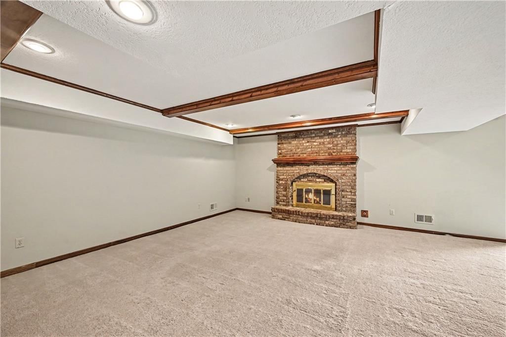 Photo 39 of 49 - 5500 NW 62nd Street, Kansas City, MO 64151