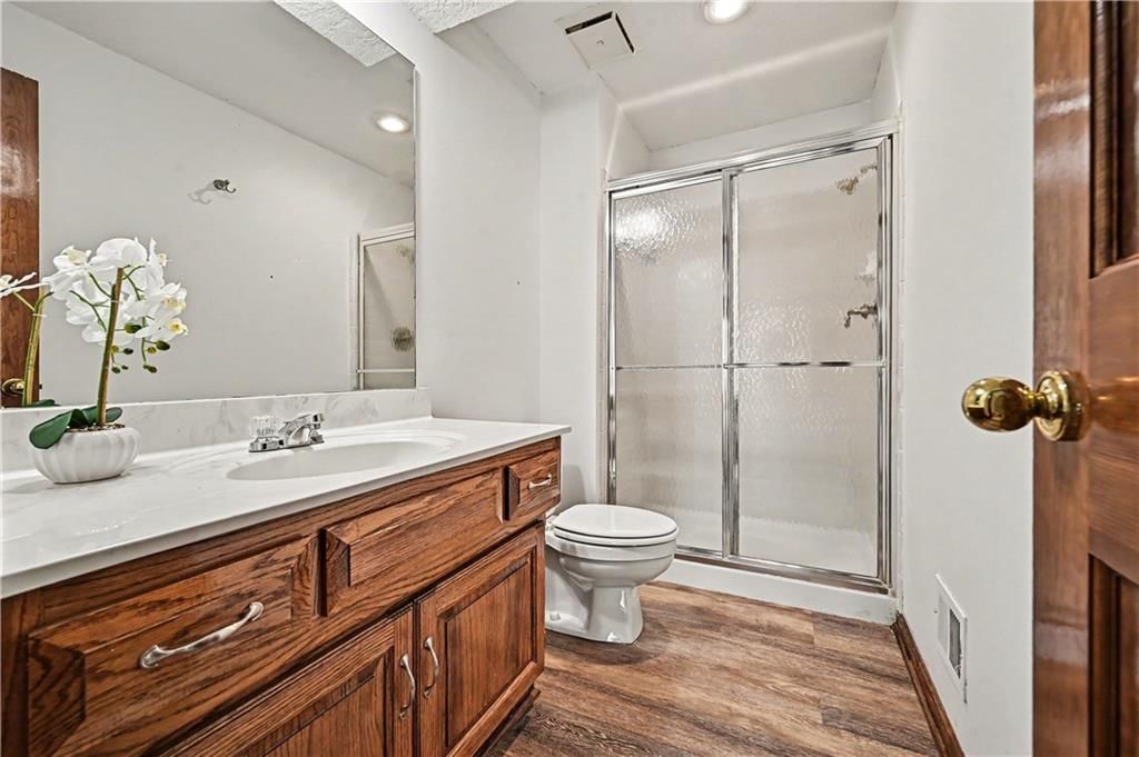 Photo 42 of 49 - 5500 NW 62nd Street, Kansas City, MO 64151