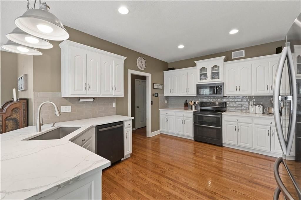 20811 W 100th Street — photo 12