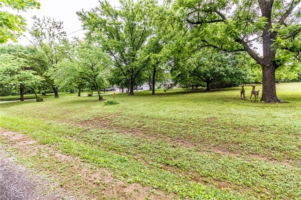 136 NE 901p Road — photo 16