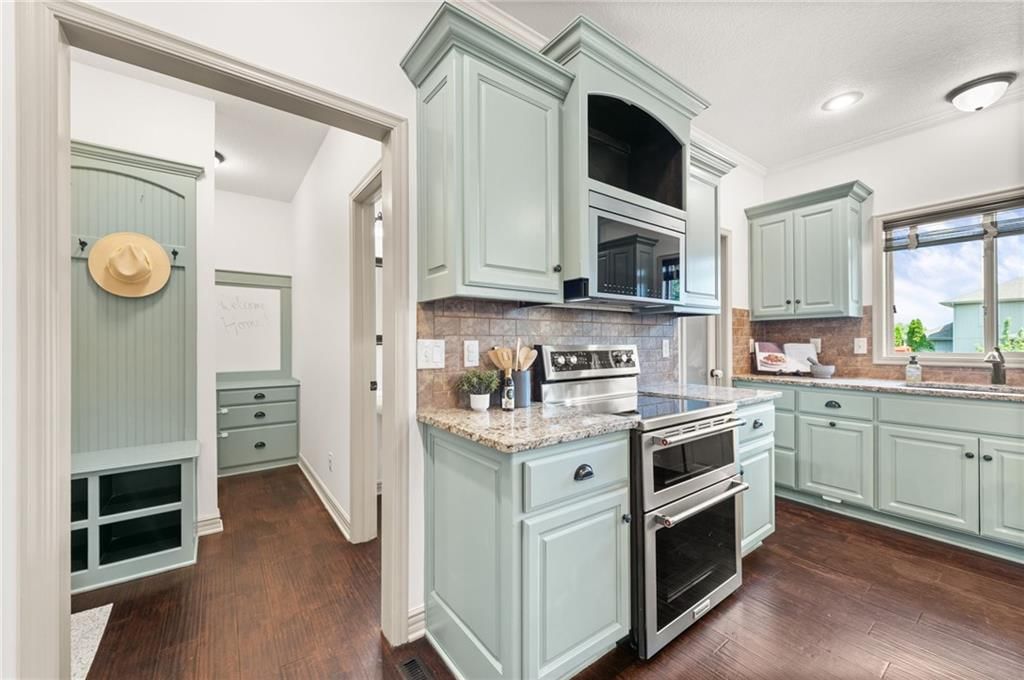 1412 SW Whistle Drive — photo 11