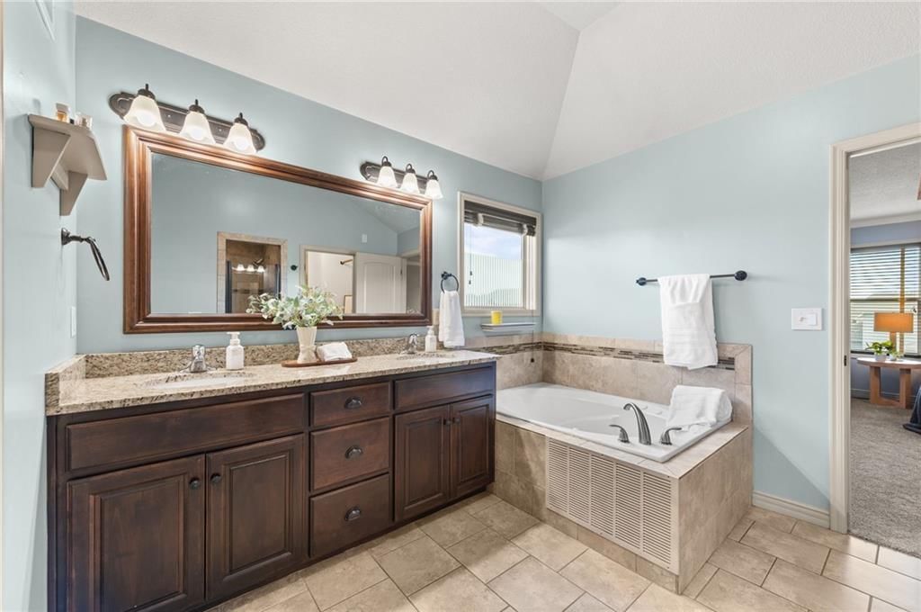 1412 SW Whistle Drive — photo 17