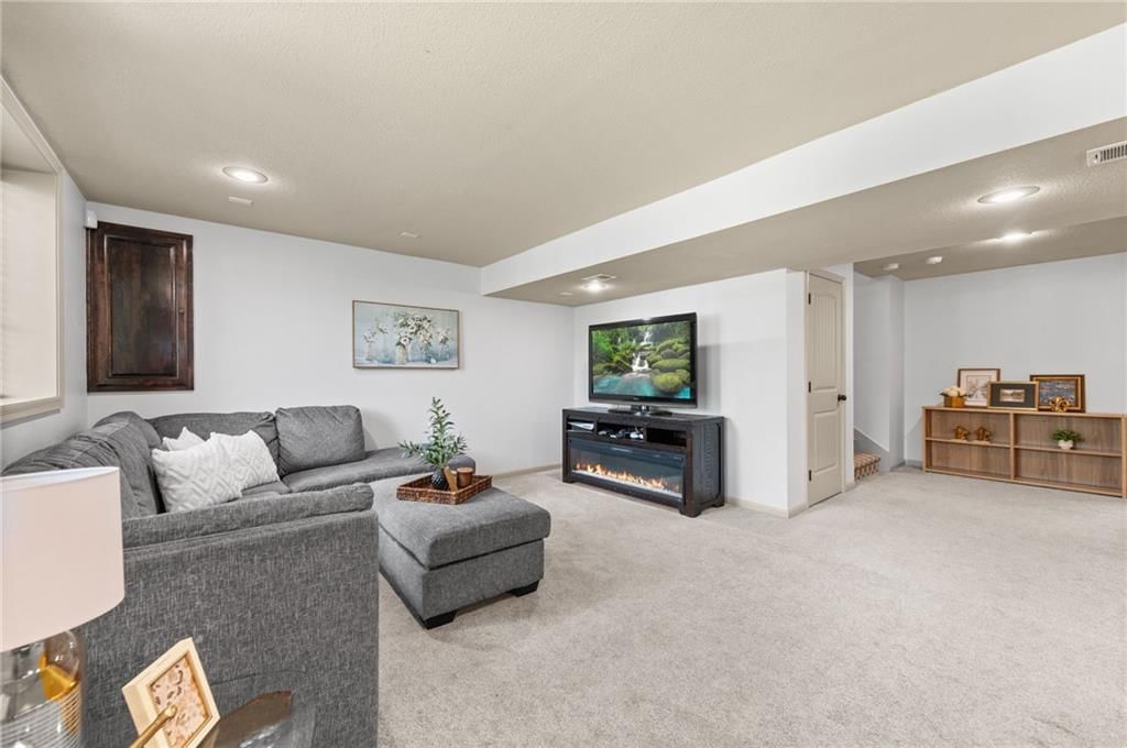 1412 SW Whistle Drive — photo 37